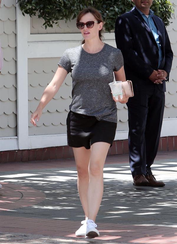 Jennifer Garner out in Santa Monica August 15, 2014
