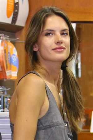 Alessandra Ambrosio AT&T store in New York City on July 16, 2010 