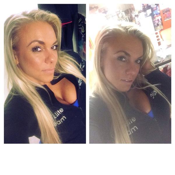 Minna Pajulahti taking a selfie