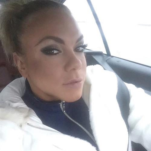 Minna Pajulahti taking a selfie