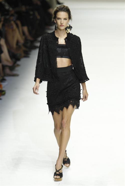 Alessandra Ambrosio Dolce Gabbana 