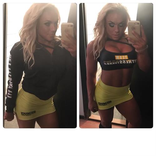 Minna Pajulahti taking a selfie