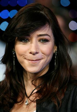 Alyson Hannigan on MTV's TRL 