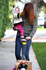 Alyson Hannigan Hangs out with her daughter in Los Angeles (November 22, 2013) 