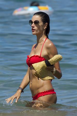 Alessandra Ambrosio in a red bikini in Maui on August 13, 2014