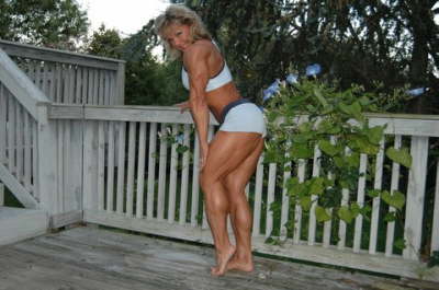 Lisa Aukland in a bikini - ass