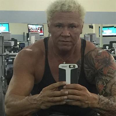 Jayne Stark taking a selfie