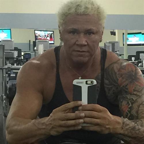 Jayne Stark taking a selfie