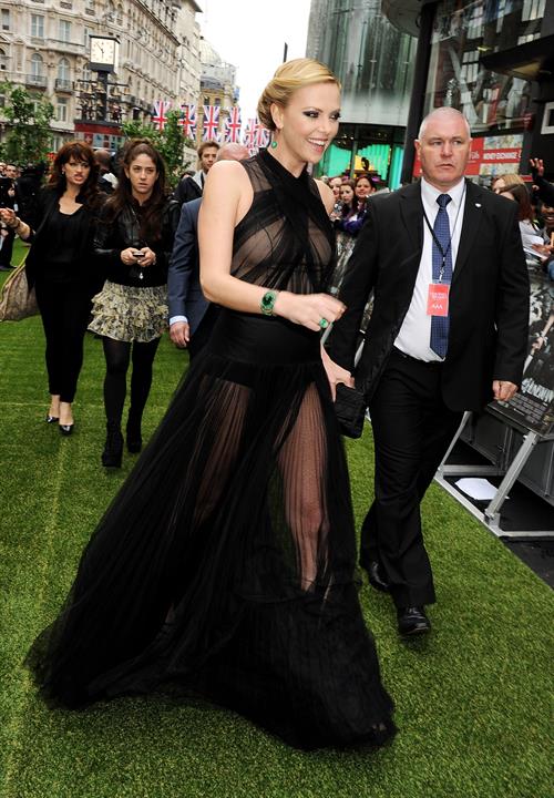 Charlize Theron and Kristen Stewart at the  Snow White And The Huntsman  World Premiere, May 14, 2012