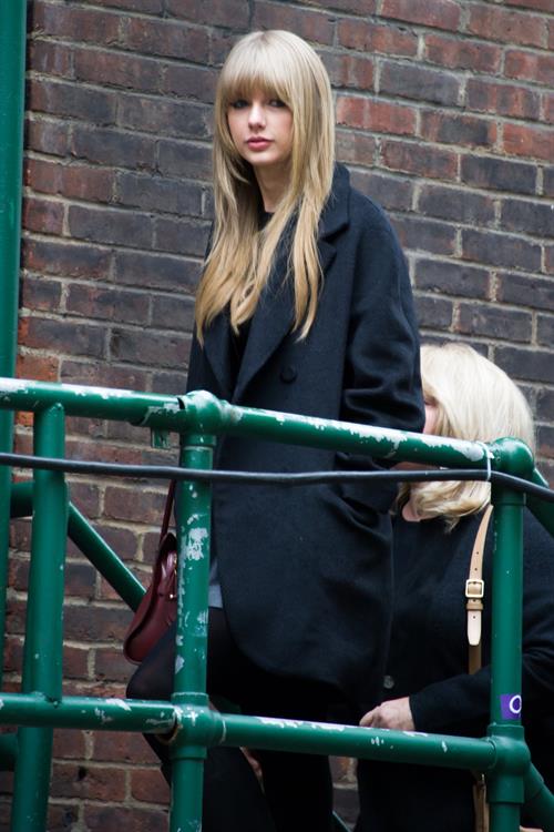 Taylor Swift rehearsal candids for 2013 Victoria’s Secret Fashion Show in New York, November 12, 2013 