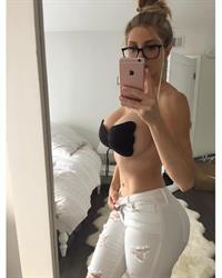 Amanda Elise Lee taking a selfie