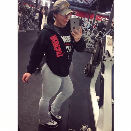 Chloe Sannito taking a selfie