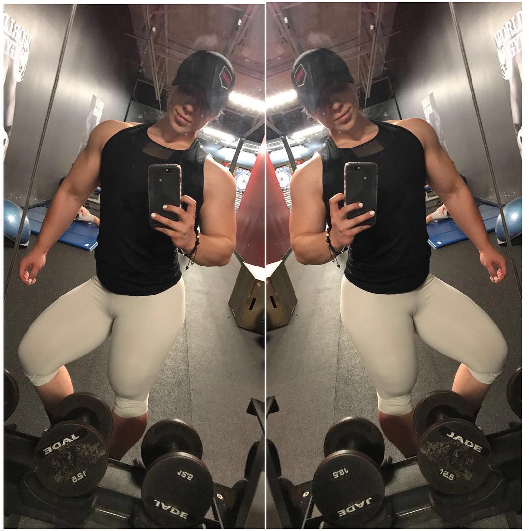 Chloe Sannito taking a selfie