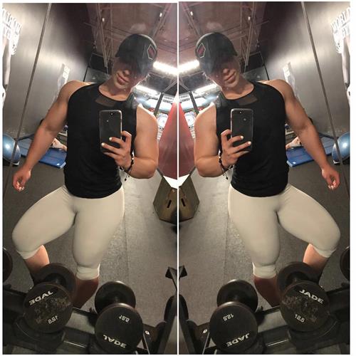 Chloe Sannito taking a selfie