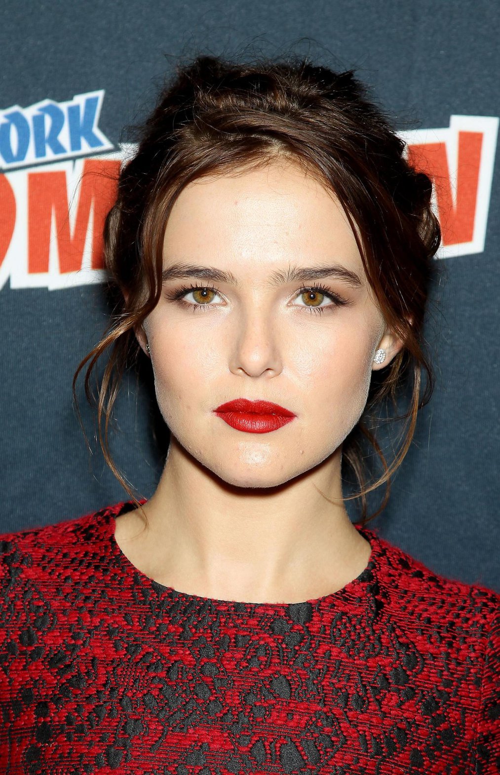 Zoey Deutch – “Vampire Academy” Panel NYCC 10/11/13  