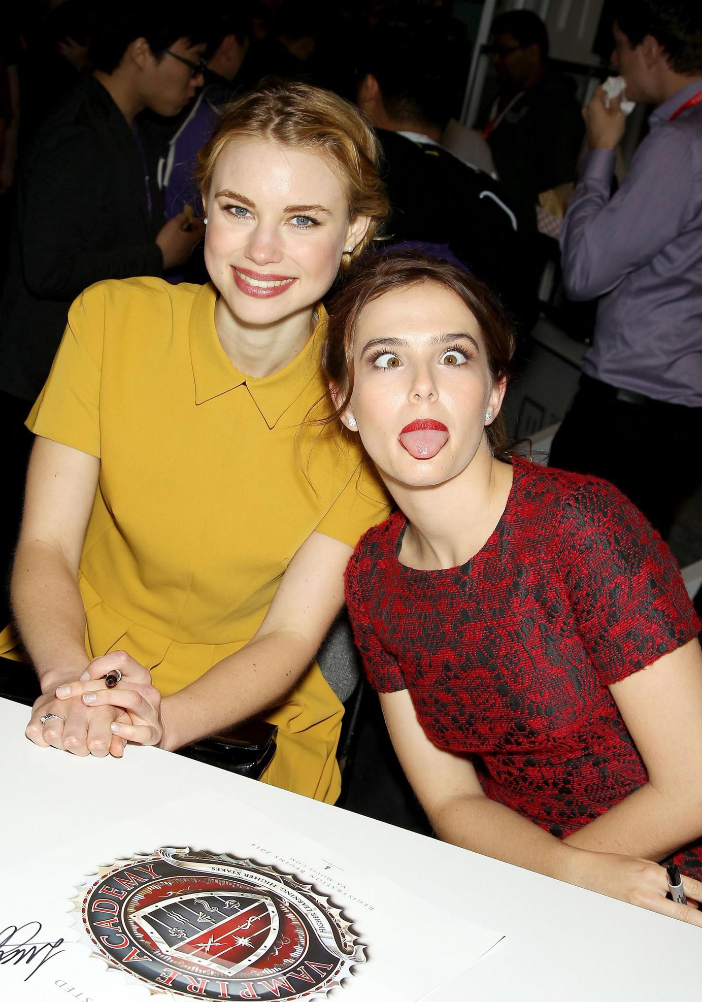 Zoey Deutch – “Vampire Academy” Panel NYCC 10/11/13  