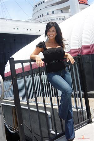 Denise Milani Snapshots - Aquarium