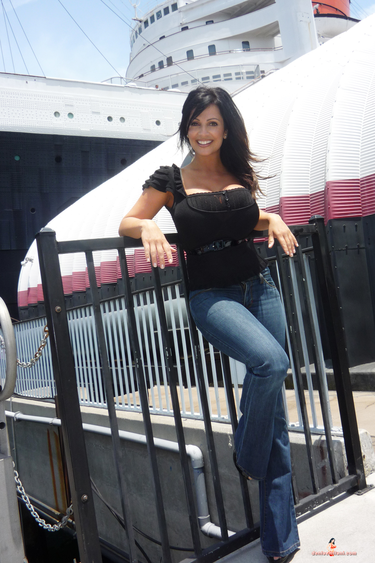 Denise Milani Snapshots - Aquarium