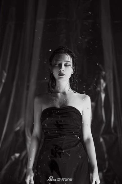 Shu Chen taking a selfie