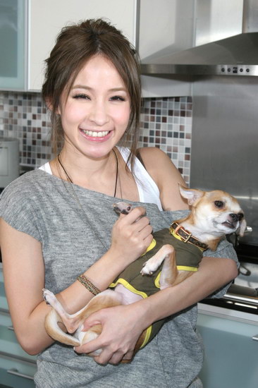 Elva Hsiao