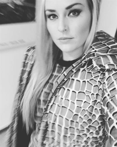 Lindsey Vonn taking a selfie