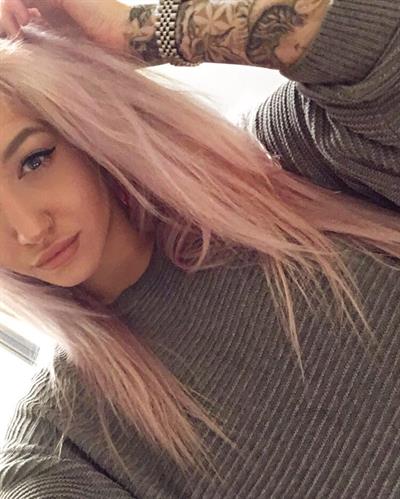 Rowan Cheshire taking a selfie