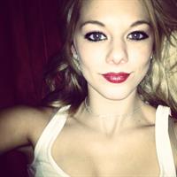 Alexa Knierim taking a selfie