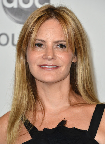 Jennifer Jason Leigh