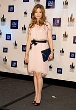 Jennifer Jason Leigh