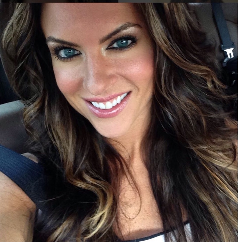 Amanda Latona Kuclo taking a selfie