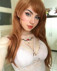 Maria Fernanda Galvão taking a selfie