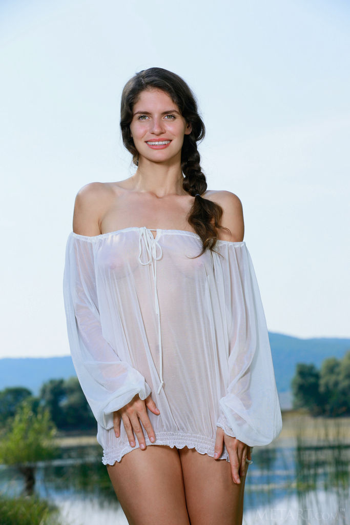 Yasmina Naked Lakeside