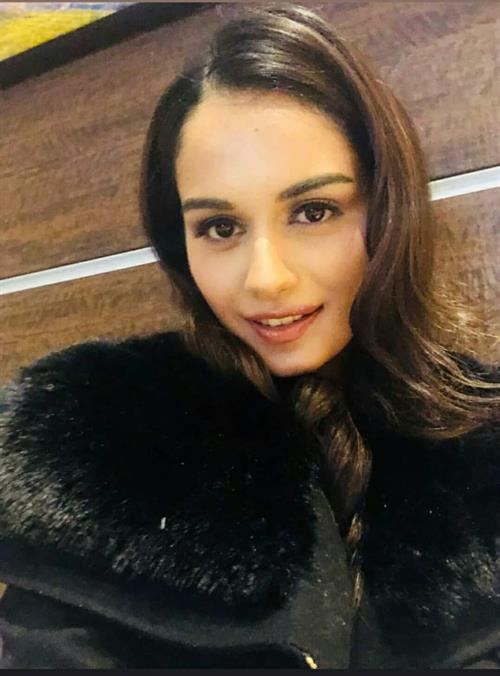 Manushi Chhillar taking a selfie