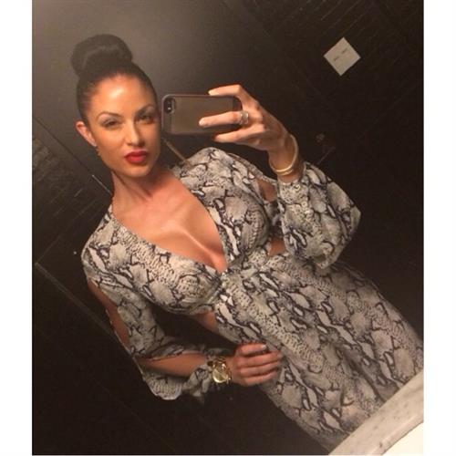 Abbie Burrows taking a selfie