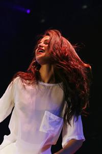 Selena Gomez –  Stars Dance  Milan performance 9/16/13  