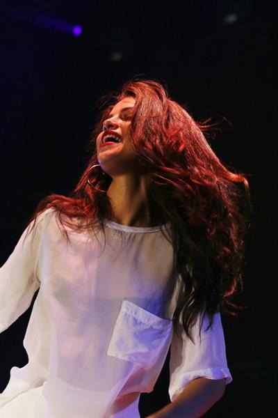 Selena Gomez –  Stars Dance  Milan performance 9/16/13  