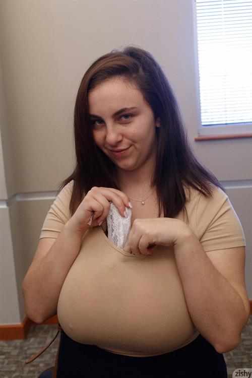 Mily Marks Busty Chick by the Pool