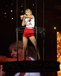 Taylor Swift  Red  Tour - Concert at the Staples Center in Los Angeles - August 19, 2013 