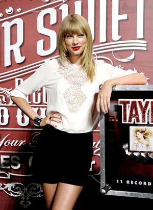 Taylor Swift 'Red' Tour Press Event in LA 8/20/13  