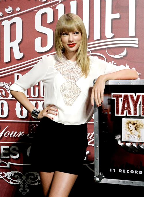 Taylor Swift 'Red' Tour Press Event in LA 8/20/13  