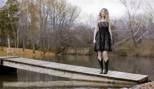 Taylor Swift - Austin Hargrave photoshoot 12/12/08  