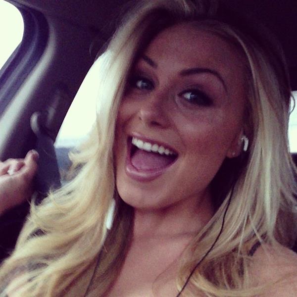 Dianna Dahlgren taking a selfie