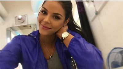 Keysi Sayago taking a selfie