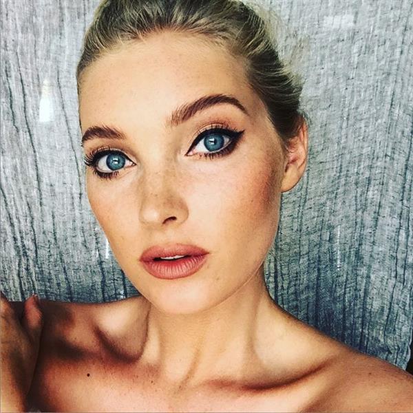 Elsa Hosk taking a selfie