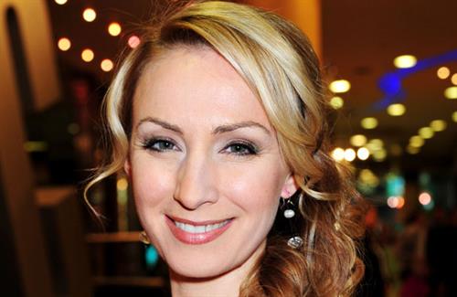 Lisa McCune