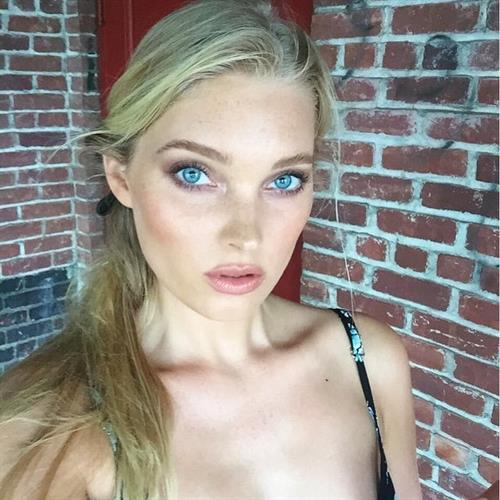 Elsa Hosk taking a selfie