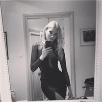 Elsa Hosk taking a selfie