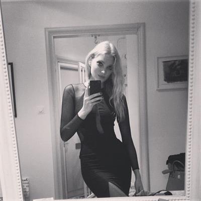 Elsa Hosk taking a selfie