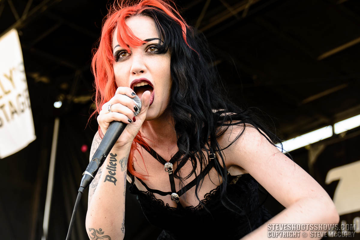 New years day. New years Day группа. Ash Costello New years Day. Эшли из New years Day. Ash Costello Lzzy Hale.