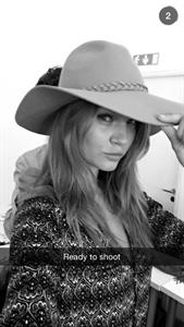 Josephine Skriver taking a selfie